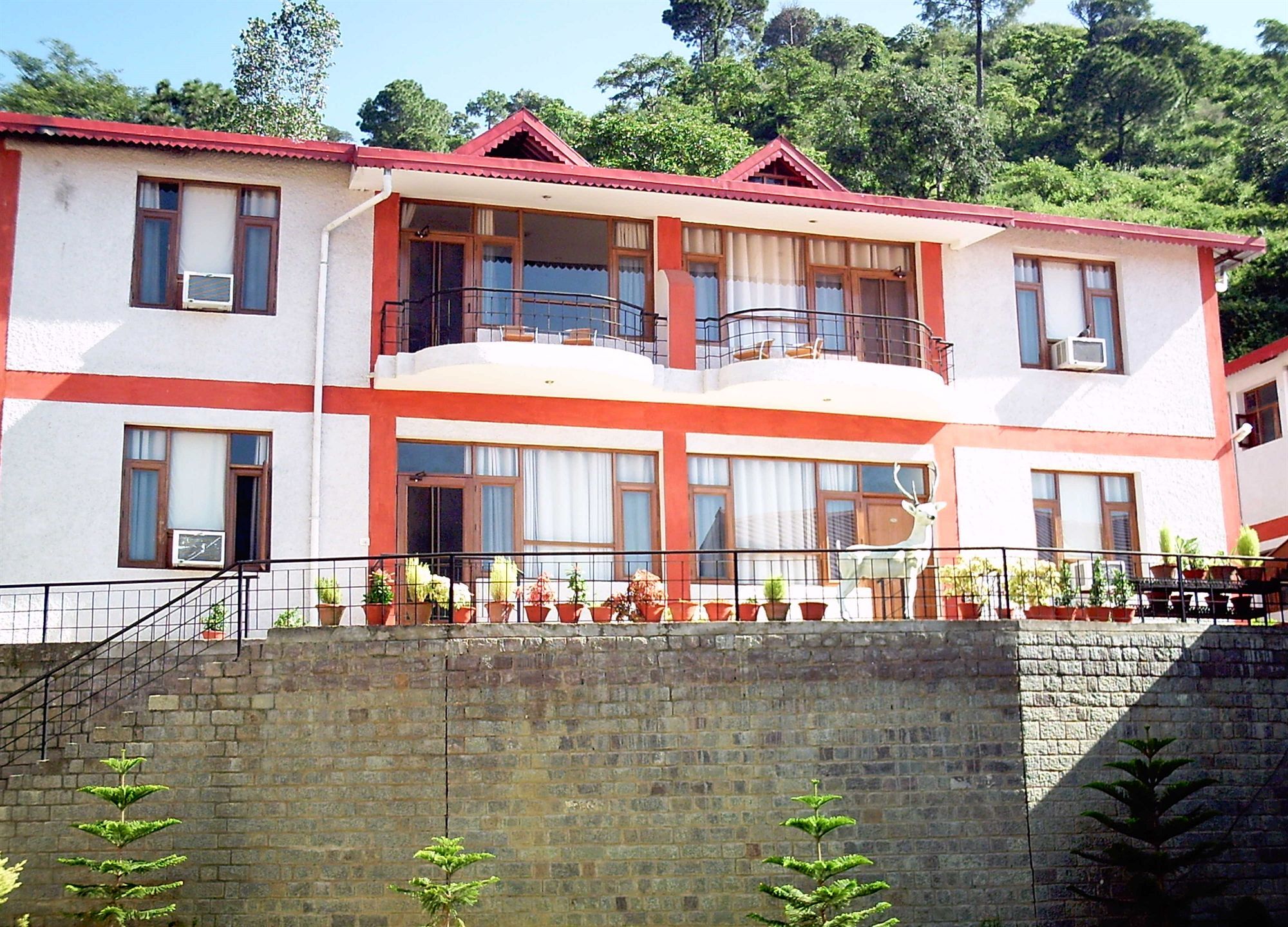 The Fern Surya Resort Kasauli Hills, Dharampur Exterior foto